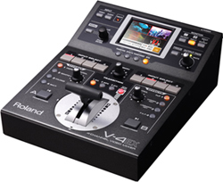 O vdeo mixer Roland V-4EX (Divulgao)